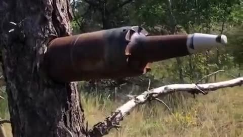 🚀 Ukraine Russia War | Ukrainian Soldier Unearths Unexploded Shell Stuck in Tree | RCF