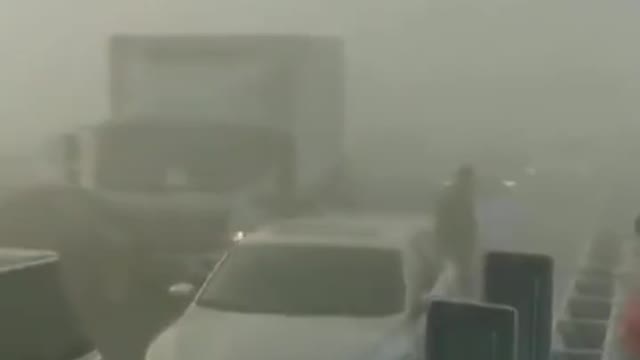 Huge pile up of 200 cars on Chinese bridge