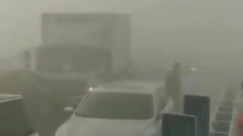 Huge pile up of 200 cars on Chinese bridge