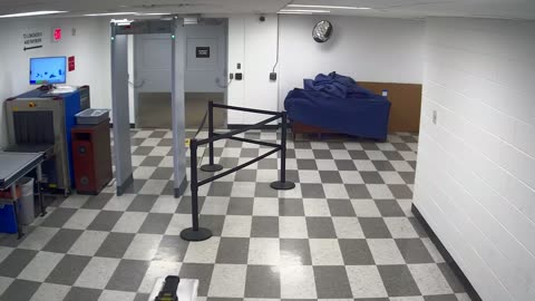 6134RHOBG3G308CLobby8Entrance_2021-01-06_01h40min00s517ms.mp4