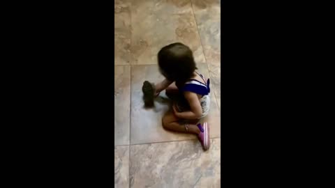 Little girl has very interesting friendship with frogs