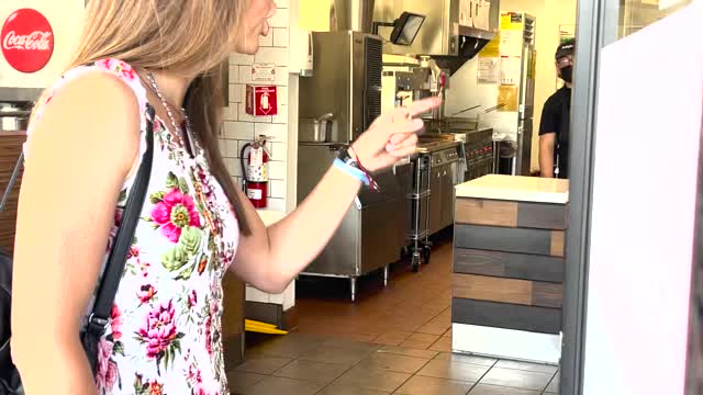 Lady Argues Over Mask Policy at Arby's