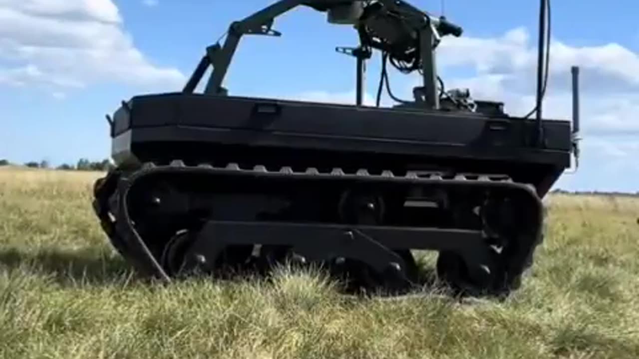 🔥 Ukraine Ground Drone Equipped with American 7.62mm Machine Gun M240 | Remote-Controlled | RCF