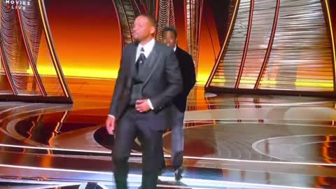 Will Smith smacks Chris Rock durind Oscar ceremony
