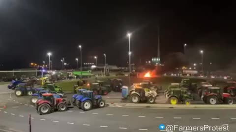 Belgian farmers are still blocking the port at Antwerp