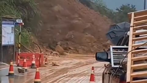 🇨🇳 A landslide that occurred on June 27 in the Sanqing Mountains, Jiangxi Province, China