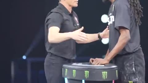 ONE POWERFULL HEAD SLAP KO!