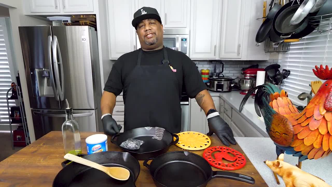 How To : Season a Cast Iron Skillet