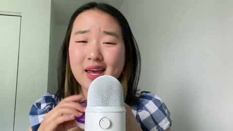 ASMR summer does your makeup in