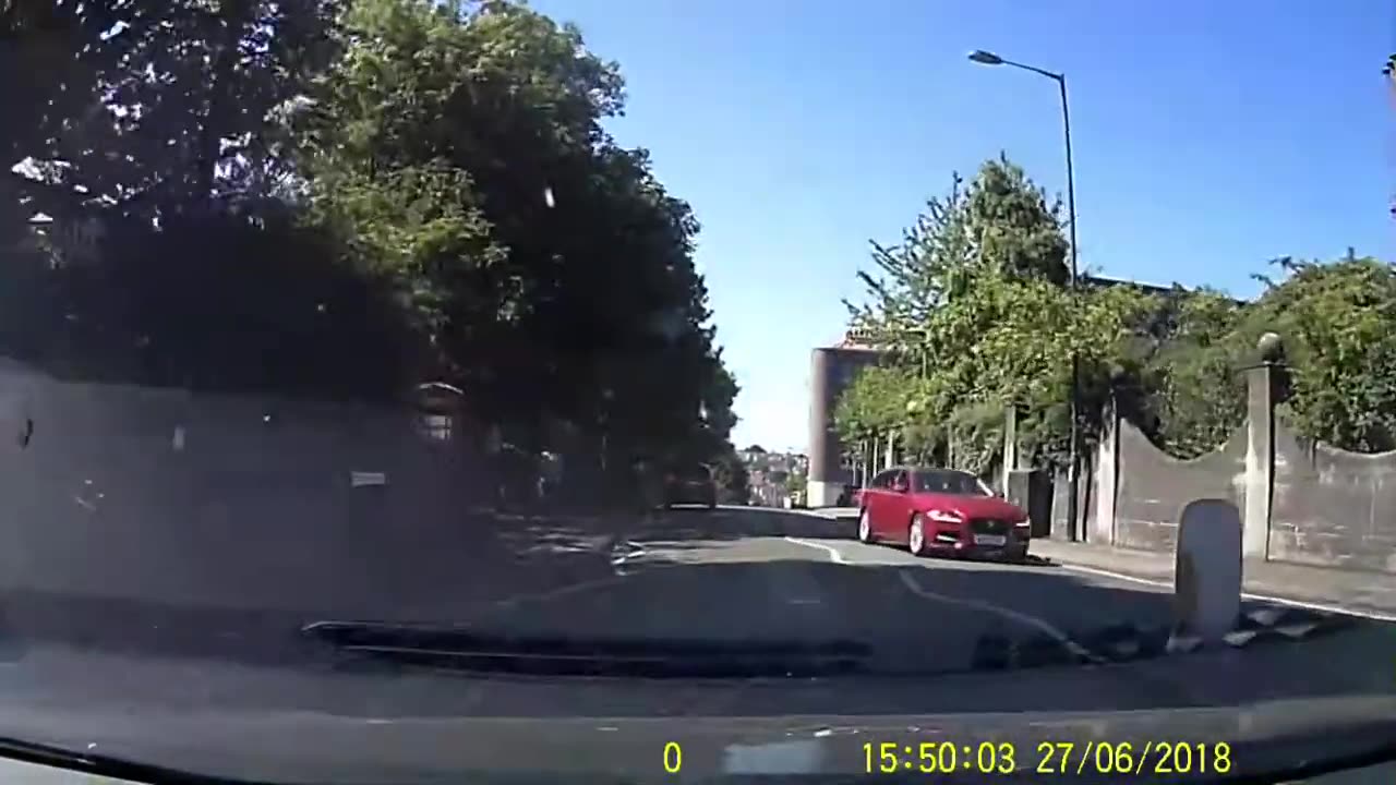 Bad Driving UK 4 - Where's your indicator?!