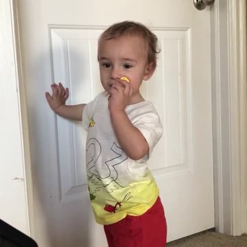 Billy Joel Stops Baby Crying