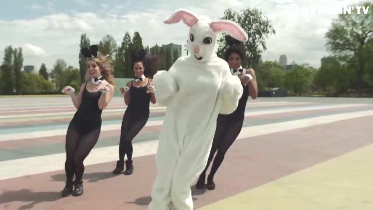 Oliver Heldens - Bunnydance Official Music Videop5