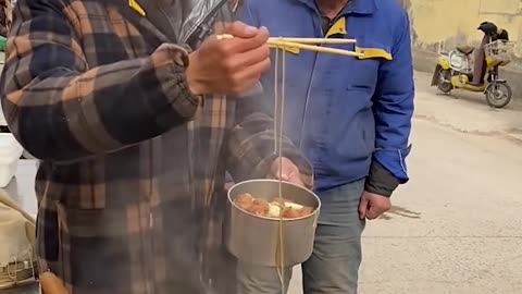 Generous act by making food for the elderly people 💞