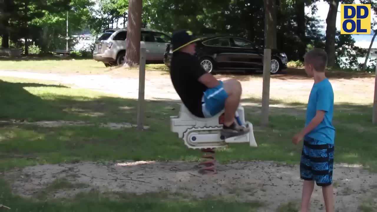 TRY NOT TO LAUGH WATCHING FUNNY FAILS VIDEOS