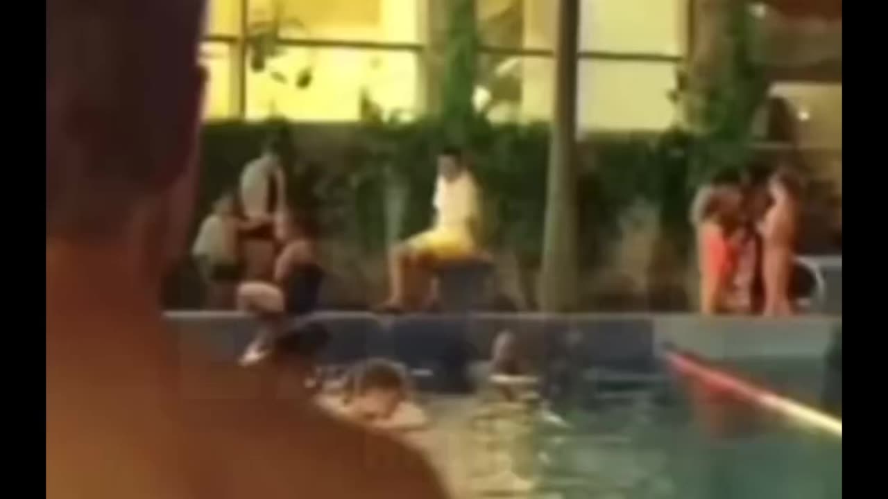 😳