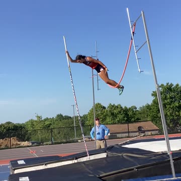 Last-minute rescue as athlete narrowly avoids pole vault fail
