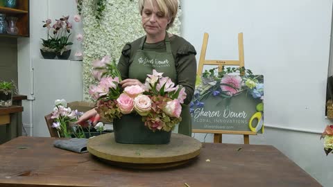 How to make a Massed Oval Flower Arrangement