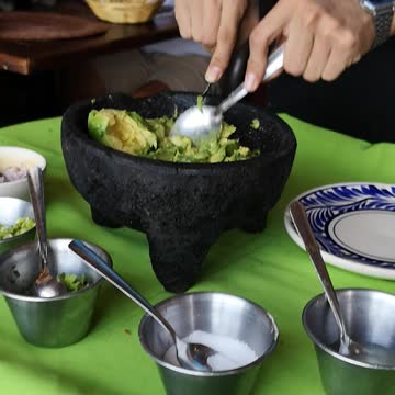 🤤PROPER GUACAMOLE 🤤