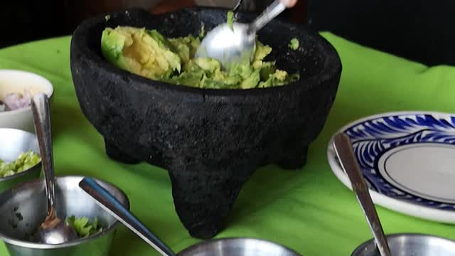 🤤PROPER GUACAMOLE 🤤