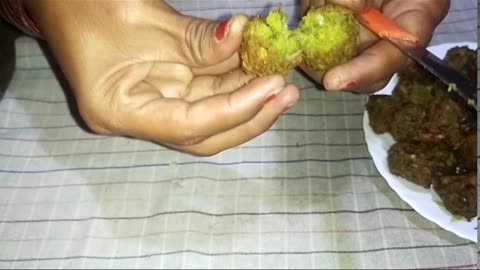 Row moong pakodas recipe