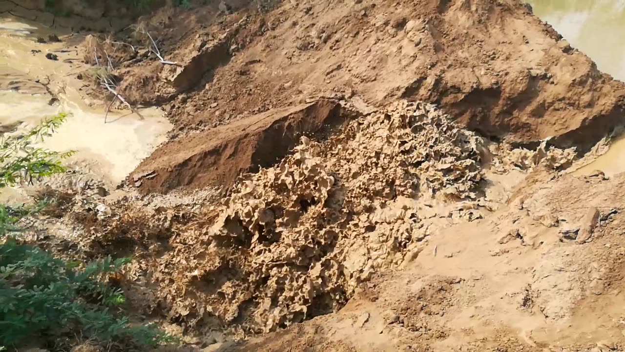 village life Pakistan how to save water for cropping
