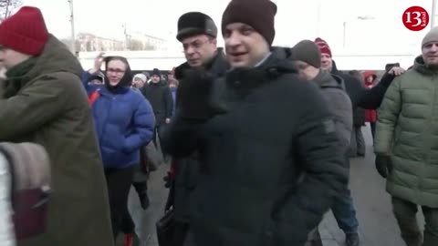 'He's like a father to us' - Russians back Putin at concert in support of Russian army