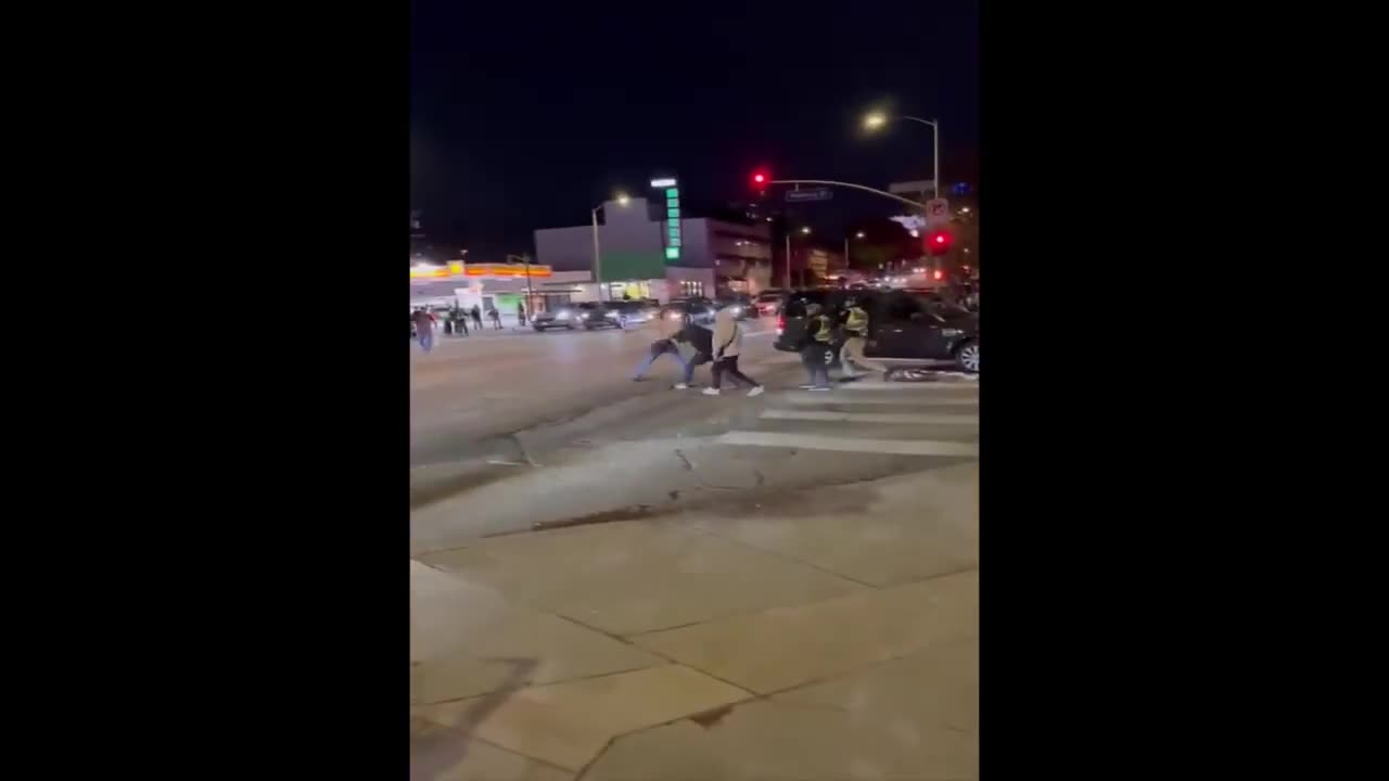 ANTIFA and Pro-Palestine/Hamas supports attack Holocaust Museum in Los Angeles