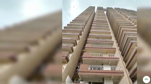 Gaur City Resale Ready to Move Apartments