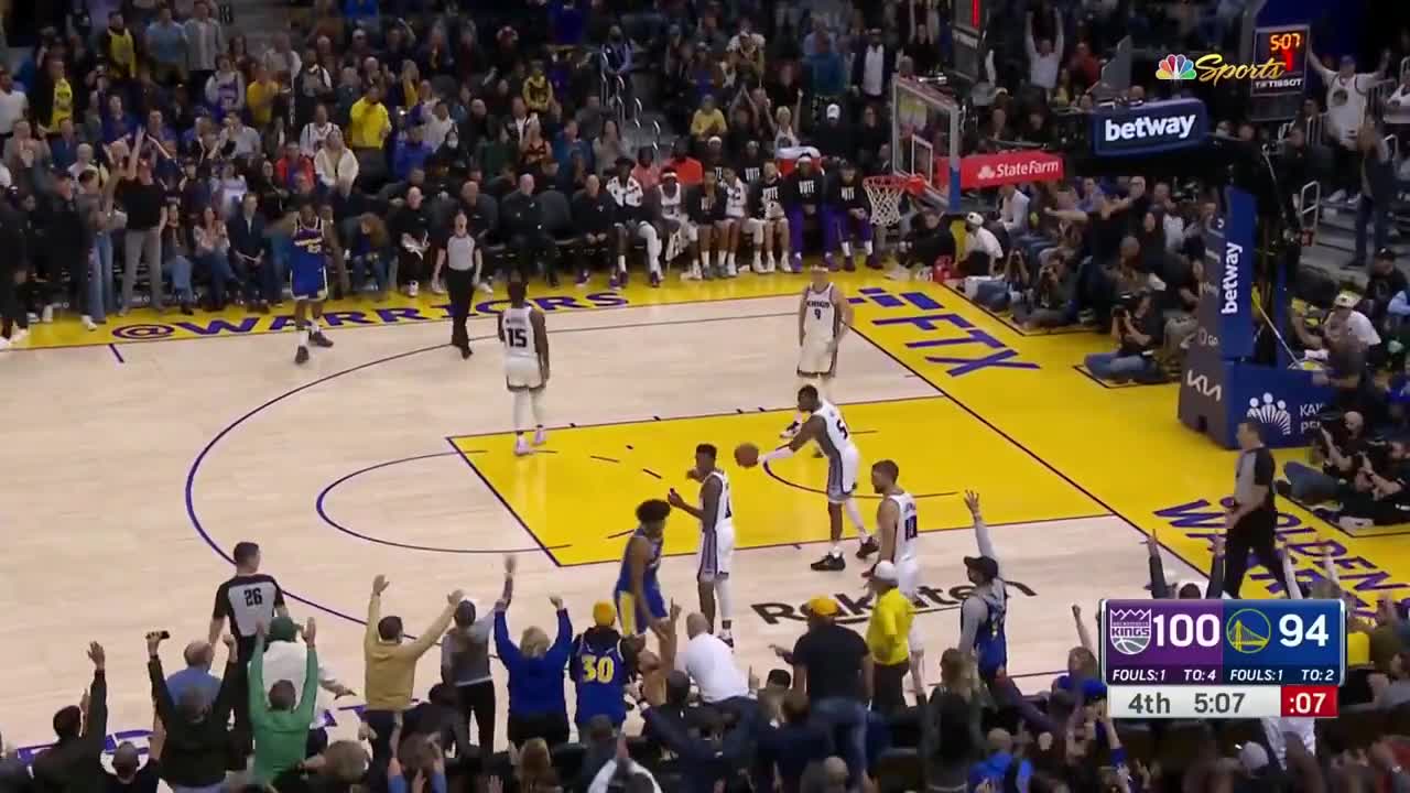 Steph Curry four-point play 🙌