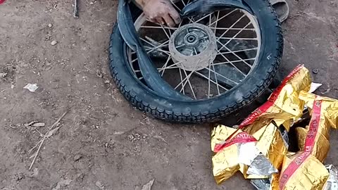 Fitting tyre with old method