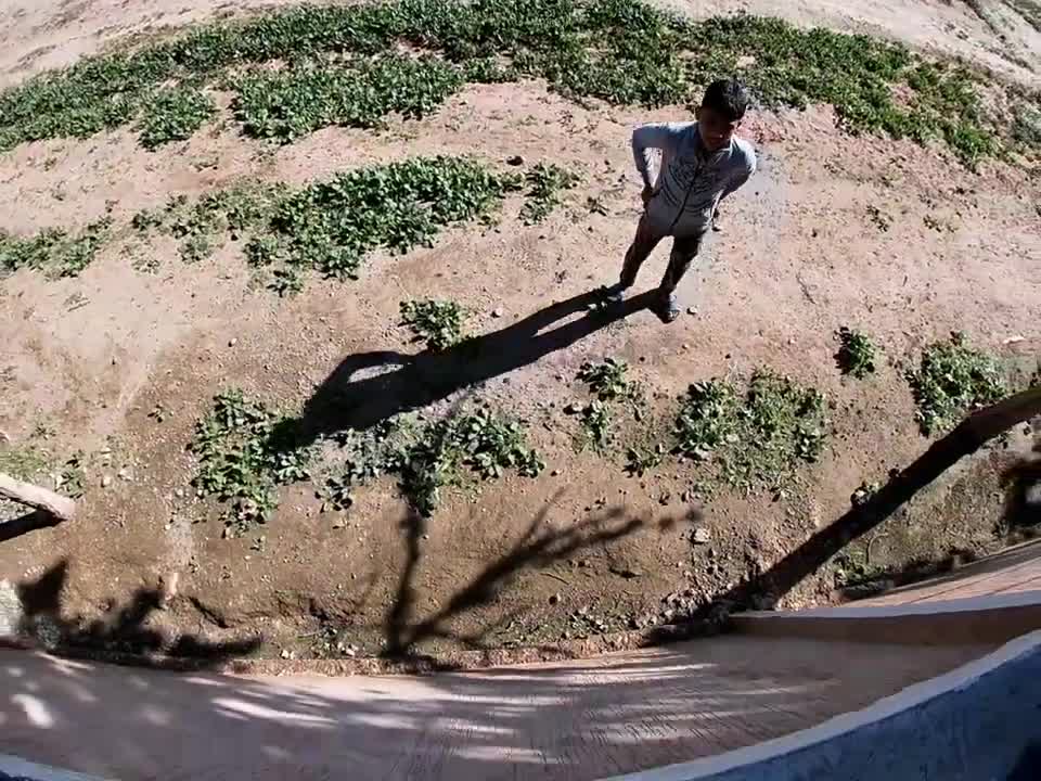 Guy Gets Lost Crash Landing While Skydiving and is Helped by Kids