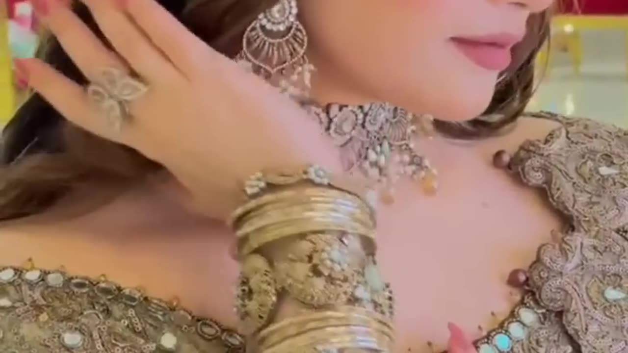 Neelam muneer