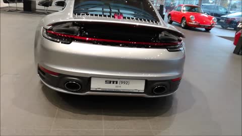 Porsche 911 (992)