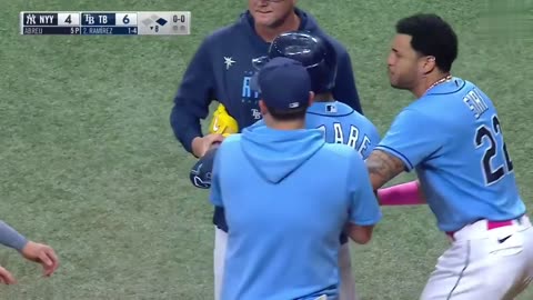 Benches clear after Albert Abreu plunks Randy Arozarena😱