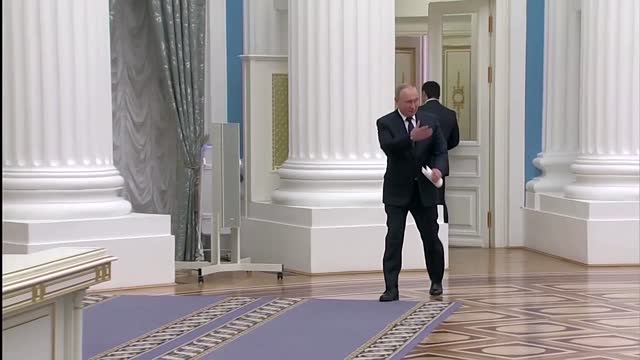 Biden unveils harsh sanctions after Russian attack