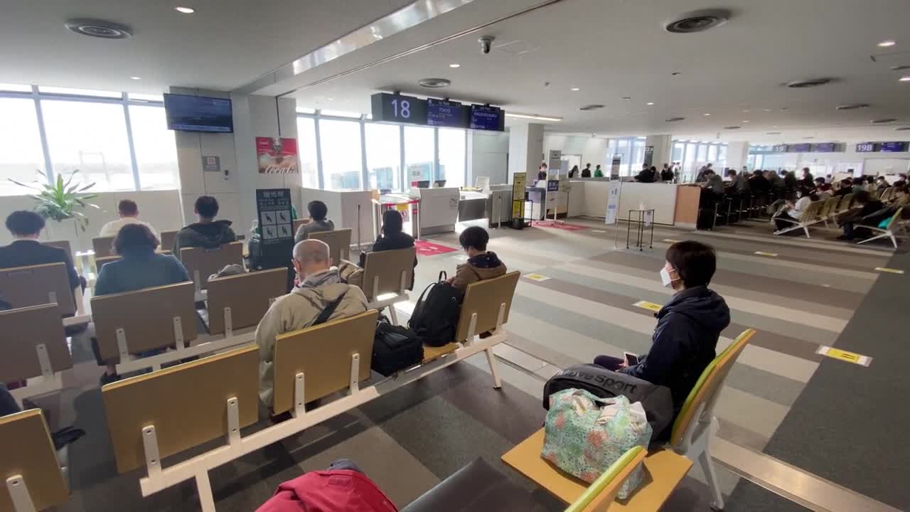 Japan: People watch news of North Korean missile falling near Hokkaido