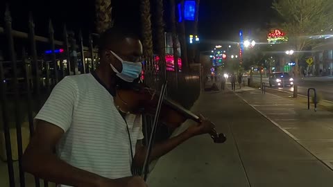 Talented Fiddler Creates Magic w/ Violin | Las Vegas Street Performer