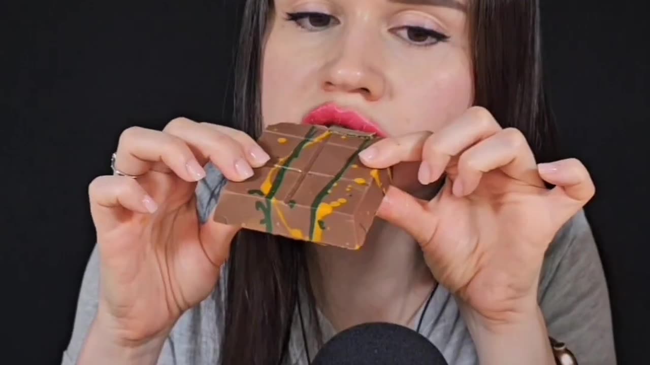 ASMR VIRAL DUBAI PISTACHIO KUNAFA CHOCOLATE MUKBANG #mukbang #asmr #dubaichocolate #chocolate