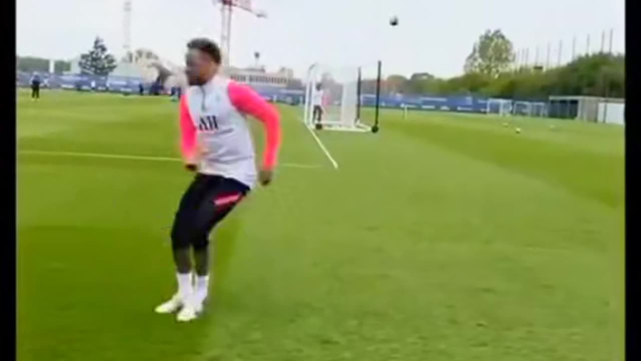 Rodrygo Vs neymar skill challenge 🔥