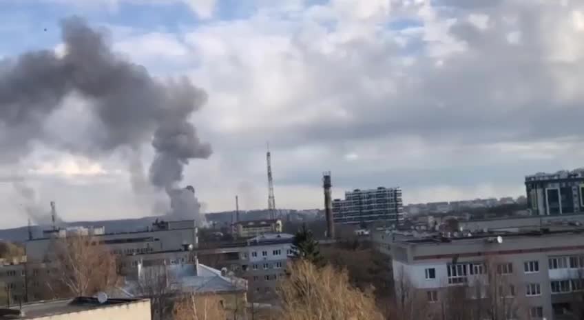 Ukraine War - According to the Mayor Andrey Sadovoy, 5 missiles landed on the city of Lvov