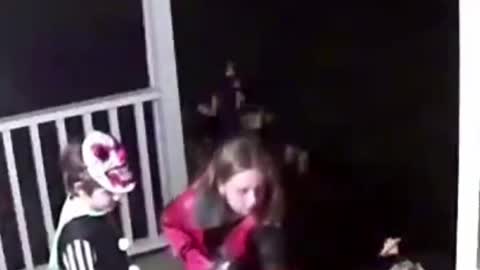 These trick-or-treaters saw an empty candy bowl on a porch and did this ❤️