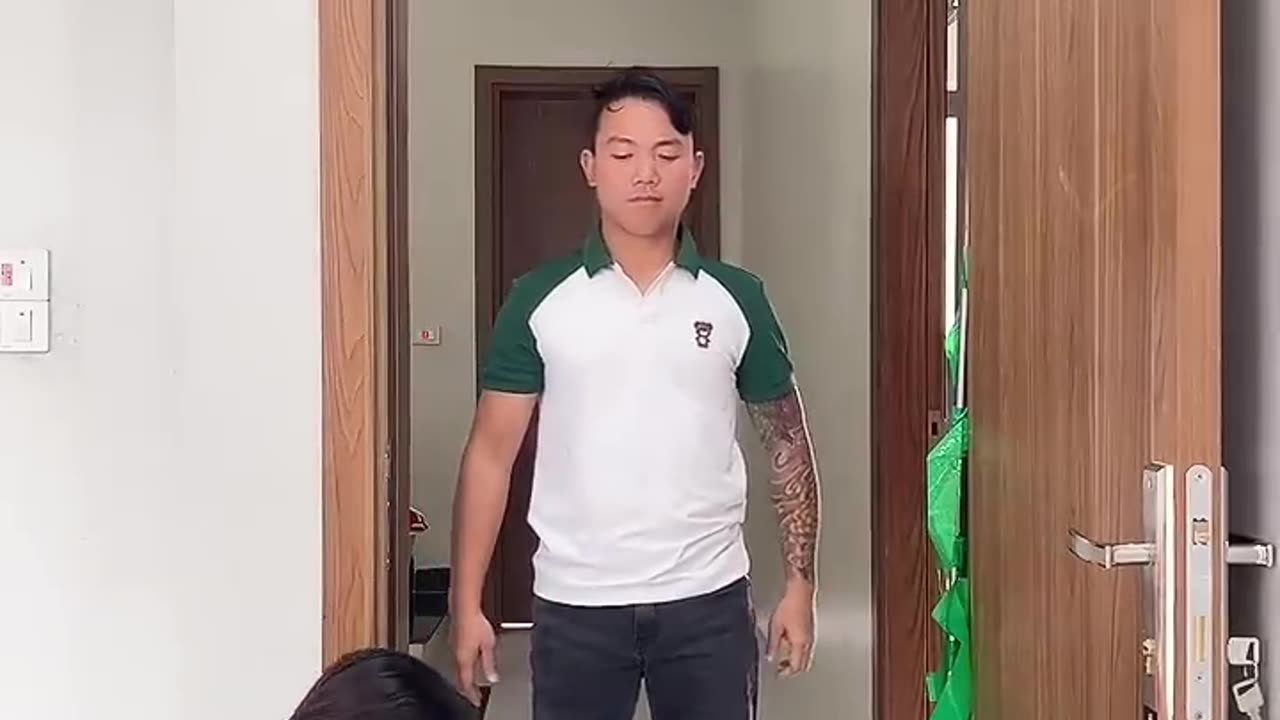 Met with the carpet! 😂 Thoc TV #shorts TikTok
