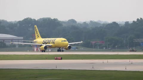 Airbus A319 operating as Spirit 1157 departing St Louis Lambert Intl - STL