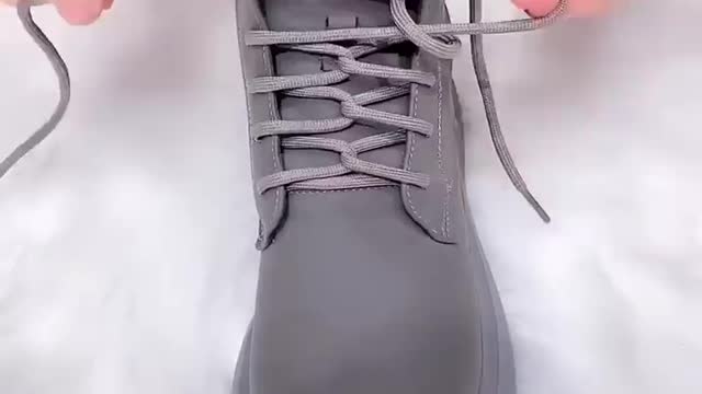 Trending Video - How To Tie The Shoeslace