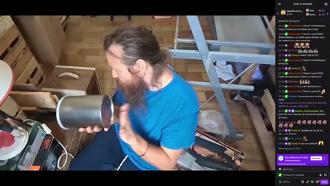 2023-06-11 (8bis.1) - Il vide directement les poubelles au Palace - Decheterie + Publicités (chat)