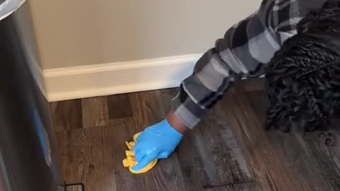 "Quick and Easy Shower Cleaning with an Electric Spin Scrubber!"