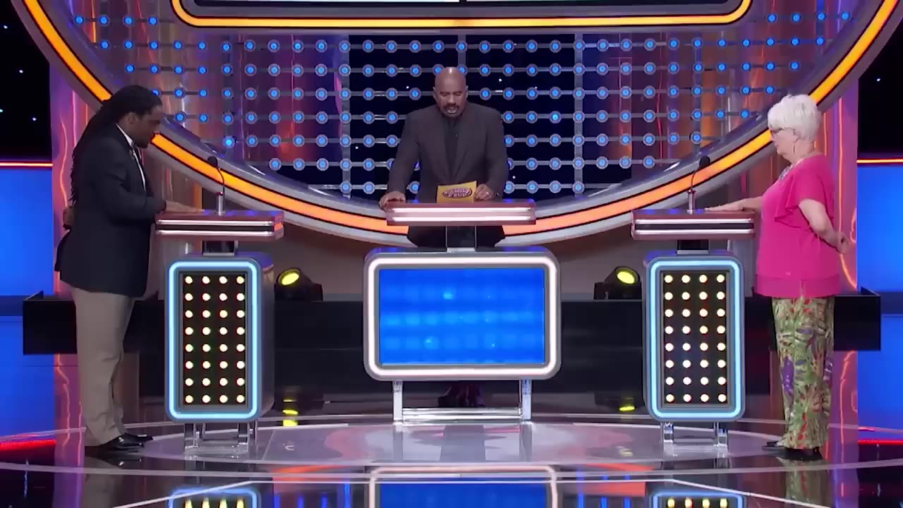 Steve Harvey Asks The Naked Questions & Gets Some Funny Answers On Family Feud