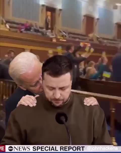 #JoeSclerosis Biden sniffs Zelensky