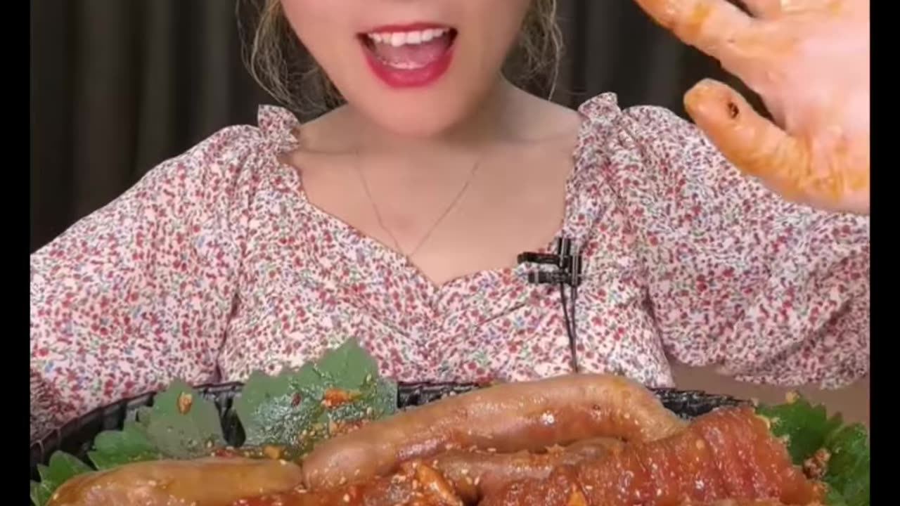 Spicy Chinese Eating 😋🍖+Pork curry.Goat Head Spicy. 😋🍖Video show Eating
