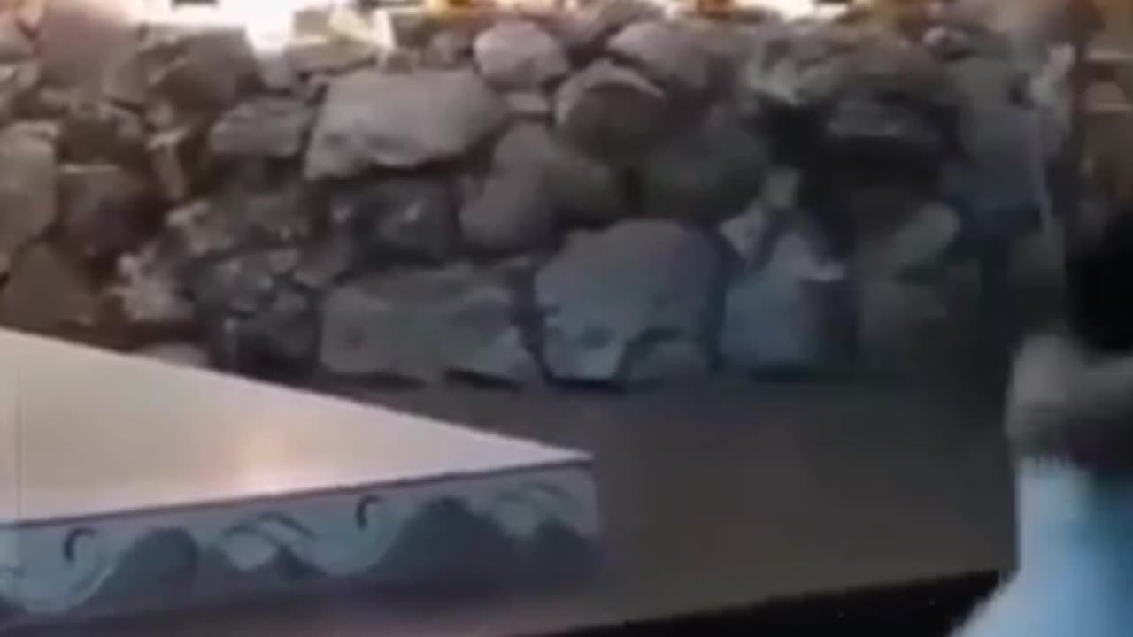 Funny_Fails_||_Funny_Video_😂_#funny_#viral_#funnyfails_#shorts_#tiktok(360p) ms